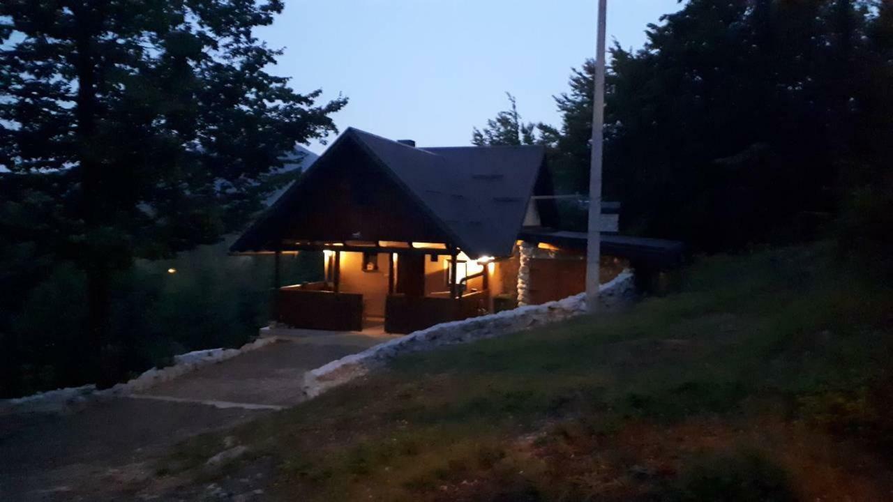 Kuca Za Odmor "Neralic" Villa Йосипдол Екстериор снимка